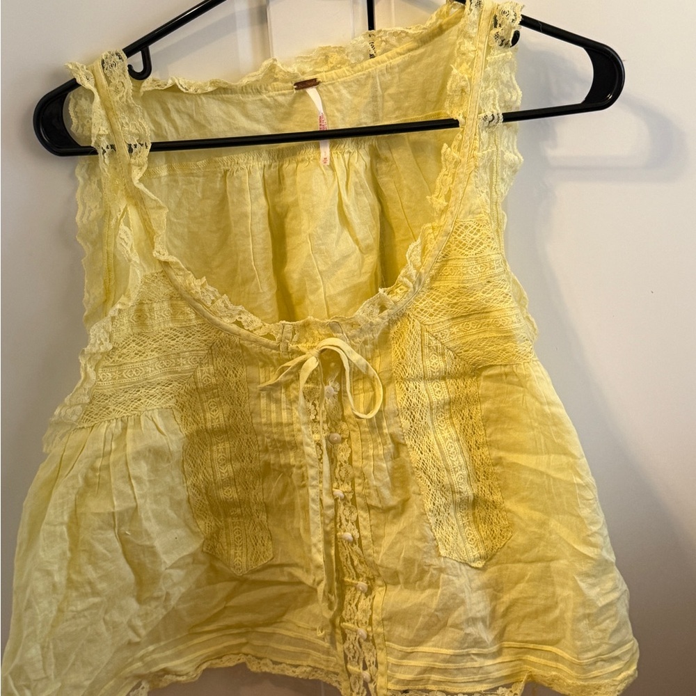 Free People Yellow Lace-Trim Sleeveless Blouse 100% cotton Perfect spring yellow